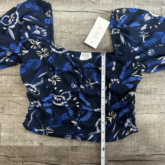 Sienna Sky Smocked Puff Sleeve Crop Top Women's Size Medium Blue Floral‎ NWT - Picture 3 of 7